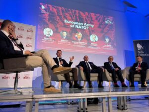 Debata w Warszawie: Jak bronić Europy?